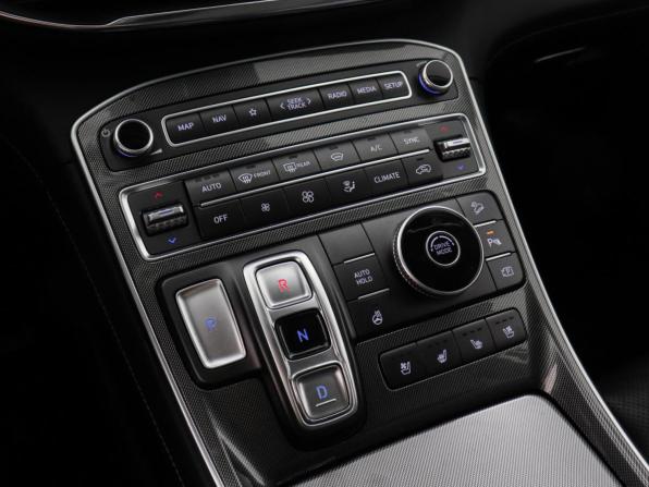 Hyundai Santa Fe IV Рестайлинг с пробегом 2023 года, цена 4 247 000 рублей, 73245 км, внедорожник, Автокод Объявления