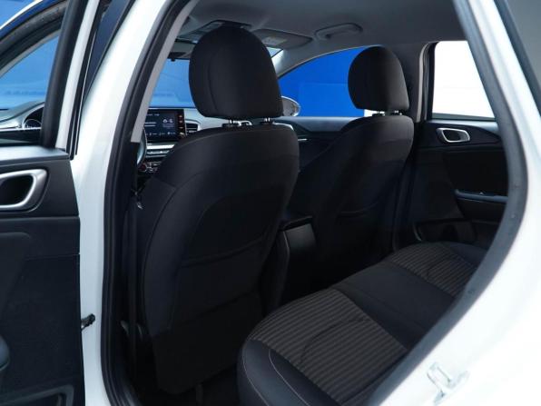 Kia Ceed III Рестайлинг с пробегом 2021 года, цена 2 150 444 рубля, 77776 км, универсал, Автокод Объявления