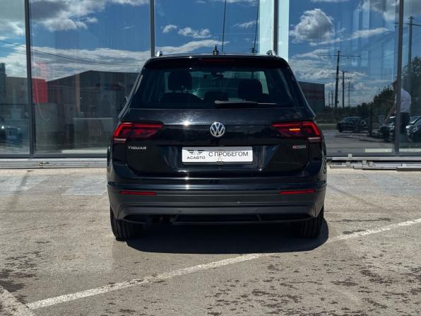 Volkswagen Tiguan II с пробегом 2018 года, цена 2 499 000 рублей, 151000 км, внедорожник, Автокод Объявления