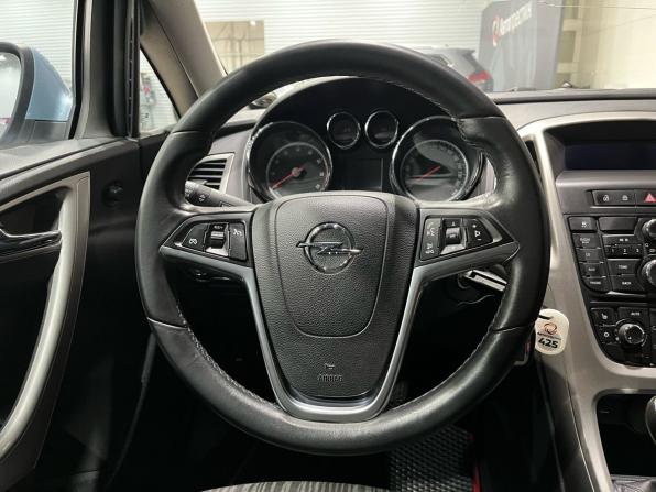 Opel Astra J с пробегом 2011 года, цена 529 000 рублей, 143118 км, хэтчбек, Автокод Объявления