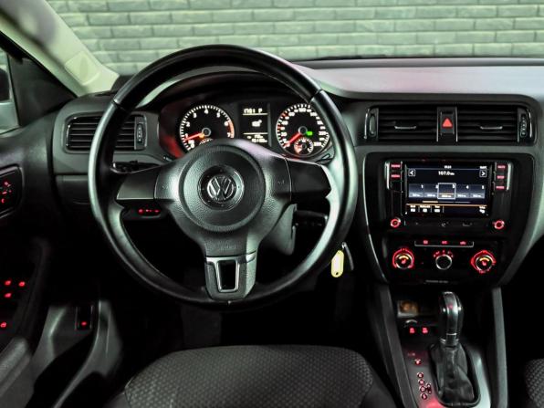 Volkswagen Jetta VI с пробегом 2013 года, цена 900 000 рублей, 251159 км, седан, Автокод Объявления