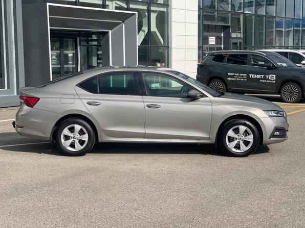 Skoda Octavia IV (A8) с пробегом 2021 года, цена 2 300 000 рублей, 88800 км, лифтбек, Автокод Объявления