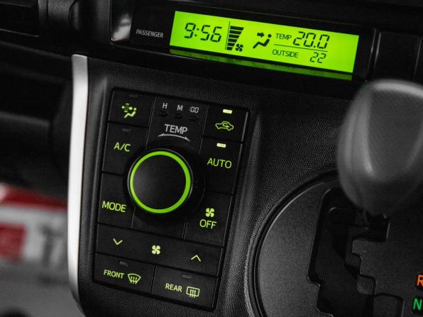 Toyota Wish II с пробегом 2009 года, цена 1 265 000 рублей, 95625 км, минивэн, Автокод Объявления