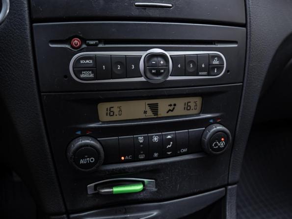 Renault Laguna II с пробегом 2005 года, цена 595 000 рублей, 234984 км, лифтбек, Автокод Объявления