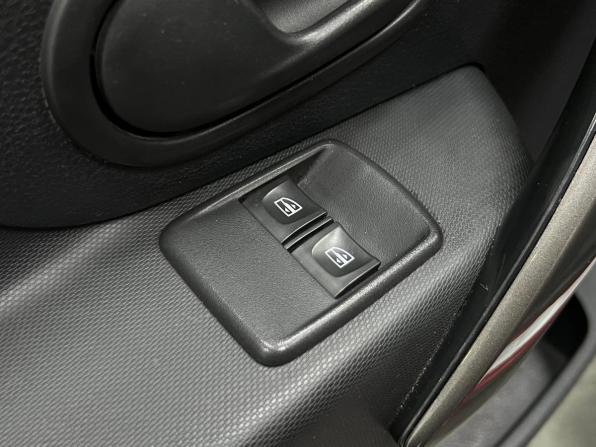 Renault Sandero II Рестайлинг с пробегом 2021 года, цена 1 240 000 рублей, 83000 км, хэтчбек, Автокод Объявления