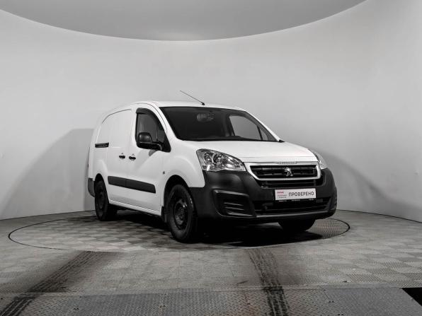Peugeot Partner II Рестайлинг 2 с пробегом 2017 года, цена 1 550 000 рублей, 57717 км, фургон, Автокод Объявления