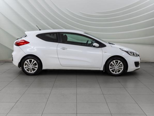 Kia Ceed II с пробегом 2015 года, цена 978 000 рублей, 177265 км, хэтчбек, Автокод Объявления
