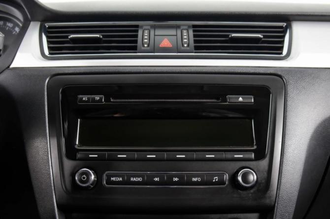 Skoda Rapid I с пробегом 2014 года, цена 919 000 рублей, 177000 км, лифтбек, Автокод Объявления