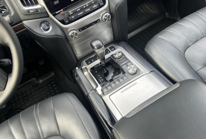 Toyota Land Cruiser 200 Series Рестайлинг 2 с пробегом 2020 года, цена 8 690 000 рублей, 86370 км, внедорожник, Автокод Объявления