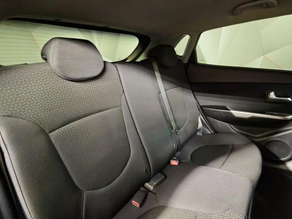 Kia Rio III с пробегом 2014 года, цена 693 000 рублей, 300000 км, хэтчбек, Автокод Объявления