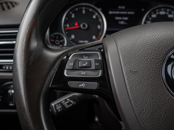 Volkswagen Touareg II с пробегом 2011 года, цена 2 150 000 рублей, 301491 км, внедорожник, Автокод Объявления