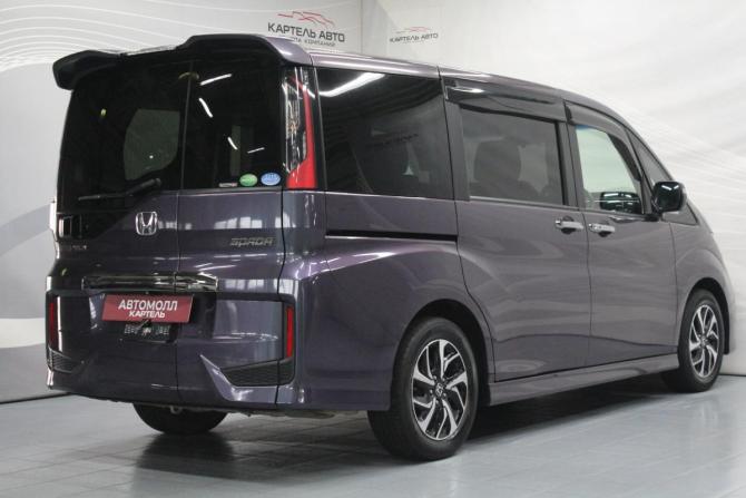 Honda Stepwgn V с пробегом 2015 года, цена 1 750 000 рублей, 82909 км, минивэн, Автокод Объявления