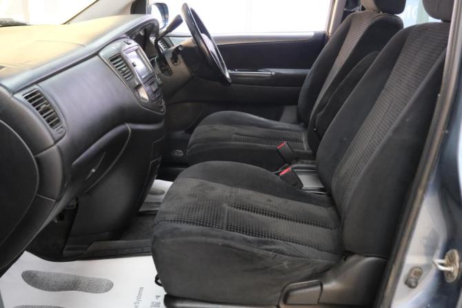 Mazda MPV II (LW) Рестайлинг с пробегом 2004 года, цена 599 000 рублей, 322000 км, компактвэн, Автокод Объявления