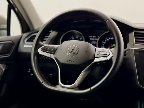 Volkswagen Tiguan II Рестайлинг с пробегом 2021 года, цена 2 980 000 рублей, 152690 км, внедорожник, Автокод Объявления