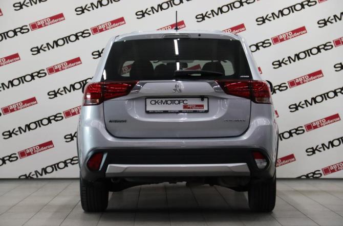 Mitsubishi Outlander III Рестайлинг 2 с пробегом 2016 года, цена 1 935 350 рублей, 118818 км, внедорожник, Автокод Объявления