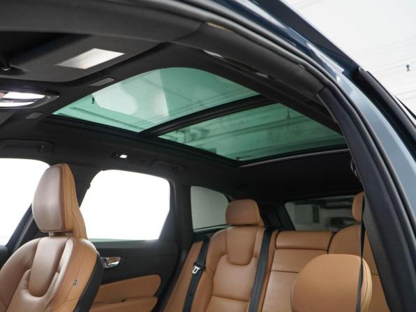 Volvo XC60 II Рестайлинг с пробегом 2021 года, цена 4 107 055 рублей, 47226 км, внедорожник, Автокод Объявления