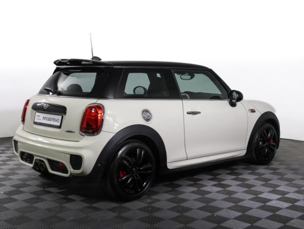 Mini Hatch III (F55/F56) Рестайлинг с пробегом 2018 года, цена 3 019 500 рублей, 49500 км, хэтчбек, Автокод Объявления