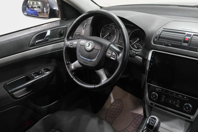 Skoda Octavia II (A5) Рестайлинг с пробегом 2012 года, цена 499 000 рублей, 370000 км, лифтбек, Автокод Объявления