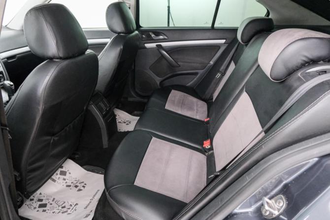 Skoda Octavia II (A5) Рестайлинг с пробегом 2012 года, цена 829 000 рублей, 210000 км, лифтбек, Автокод Объявления