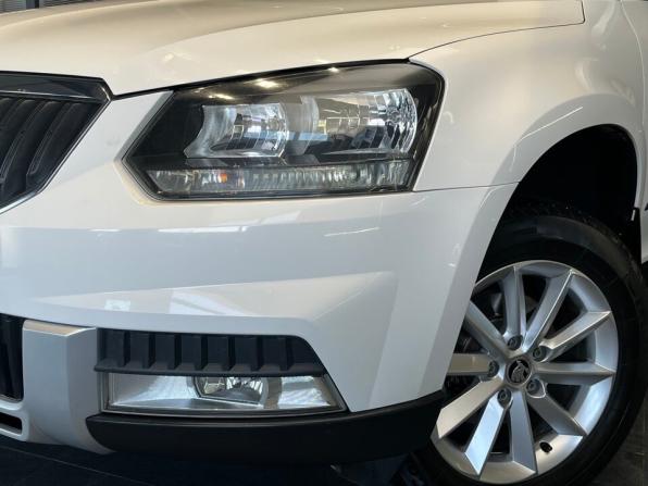 Skoda Yeti I Рестайлинг с пробегом 2015 года, цена 1 279 000 рублей, 132116 км, внедорожник, Автокод Объявления