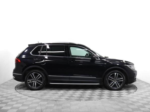Volkswagen Tiguan II Рестайлинг с пробегом 2021 года, цена 3 679 900 рублей, 70854 км, внедорожник, Автокод Объявления