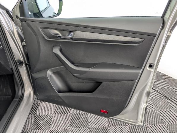 Skoda Karoq I с пробегом 2021 года, цена 2 575 000 рублей, 59380 км, внедорожник, Автокод Объявления