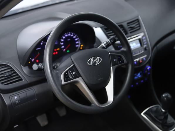 Hyundai Solaris I Рестайлинг с пробегом 2016 года, цена 800 000 рублей, 200410 км, седан, Автокод Объявления