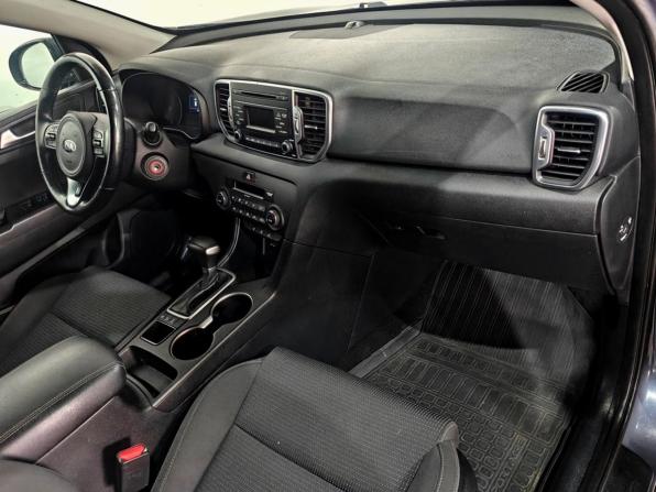 Kia Sportage IV с пробегом 2017 года, цена 1 350 000 рублей, 300200 км, внедорожник, Автокод Объявления
