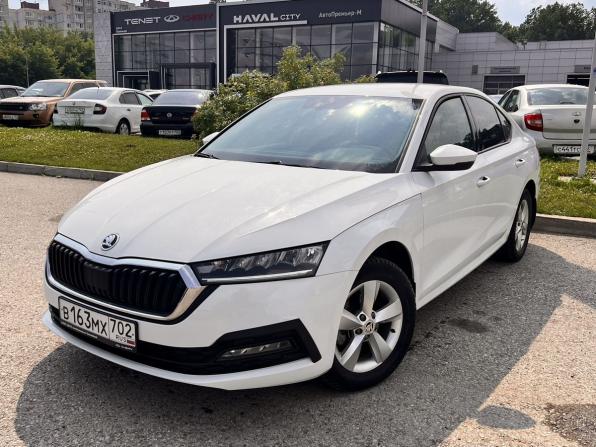 Skoda Octavia IV (A8) с пробегом 2021 года, цена 2 380 000 рублей, 54300 км, лифтбек, Автокод Объявления