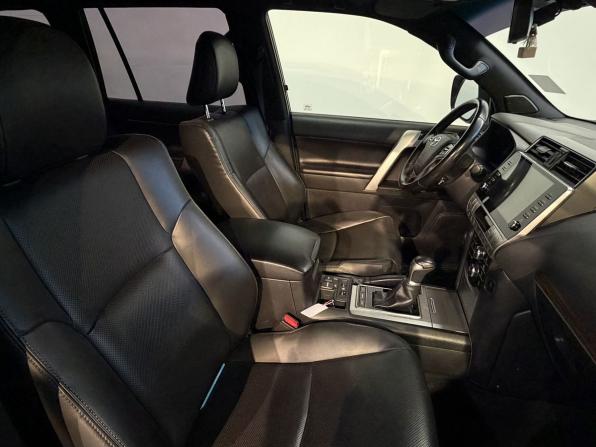 Toyota Land Cruiser Prado 150 Series Рестайлинг 3 с пробегом 2021 года, цена 9 400 000 рублей, 126332 км, внедорожник, Автокод Объявления