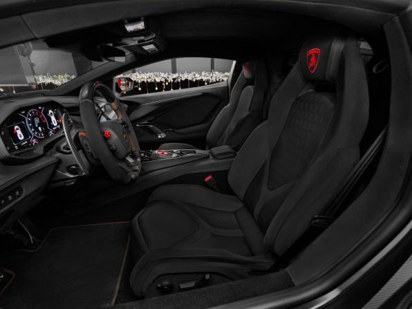 Lamborghini Revuelto с пробегом 2025 года, цена 84 000 000 рублей, 605 км, купе, Автокод Объявления