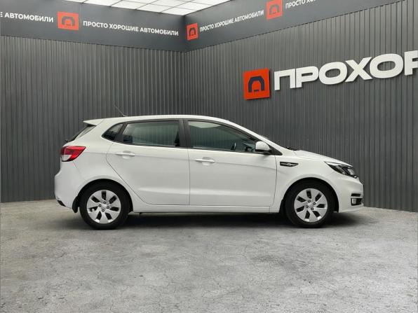 Kia Rio III Рестайлинг с пробегом 2016 года, цена 1 197 000 рублей, 51436 км, хэтчбек, Автокод Объявления