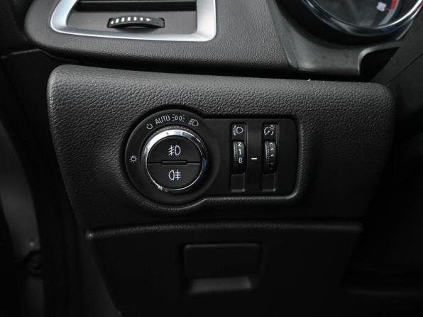 Opel Astra J Рестайлинг с пробегом 2012 года, цена 900 000 рублей, 93837 км, седан, Автокод Объявления