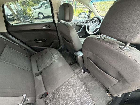 Opel Astra J Рестайлинг с пробегом 2014 года, цена 489 000 рублей, 382734 км, седан, Автокод Объявления