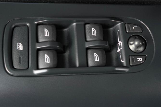 Land Rover Freelander II Рестайлинг 2 с пробегом 2014 года, цена 1 779 000 рублей, 194137 км, внедорожник, Автокод Объявления