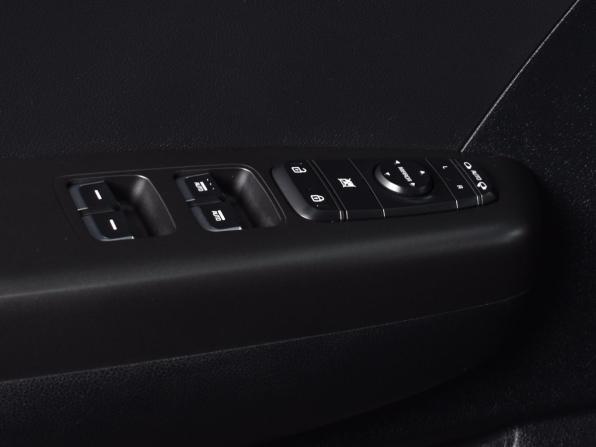 Kia Sportage IV Рестайлинг с пробегом 2021 года, цена 2 199 999 рублей, 111982 км, внедорожник, Автокод Объявления