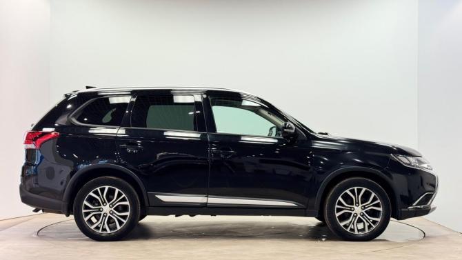 Mitsubishi Outlander III Рестайлинг 3 с пробегом 2018 года, цена 2 220 000 рублей, 102351 км, внедорожник, Автокод Объявления