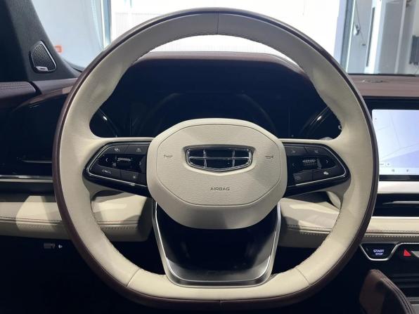 Geely Monjaro I с пробегом 2023 года, цена 3 205 000 рублей, 35973 км, внедорожник, Автокод Объявления