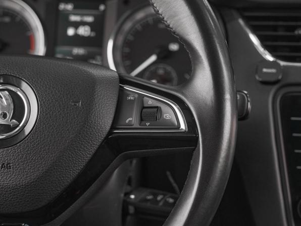 Skoda Octavia III (A7) Рестайлинг с пробегом 2017 года, цена 1 499 000 рублей, 151400 км, лифтбек, Автокод Объявления
