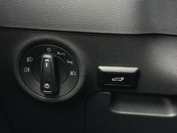 Skoda Karoq I с пробегом 2020 года, цена 2 350 000 рублей, 52207 км, внедорожник, Автокод Объявления