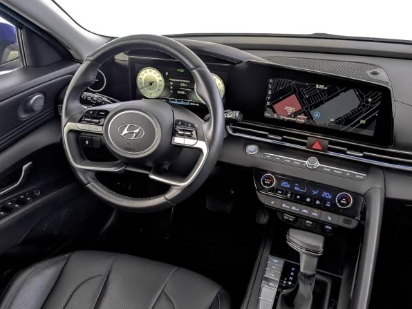 Hyundai Elantra VII (CN7) с пробегом 2022 года, цена 2 250 000 рублей, 44476 км, седан, Автокод Объявления