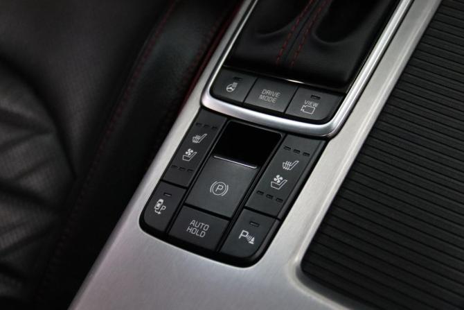 Kia Optima IV Рестайлинг с пробегом 2019 года, цена 2 295 950 рублей, 77506 км, седан, Автокод Объявления