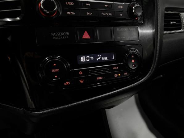 Mitsubishi Outlander III Рестайлинг 2 с пробегом 2016 года, цена 1 580 000 рублей, 140255 км, внедорожник, Автокод Объявления