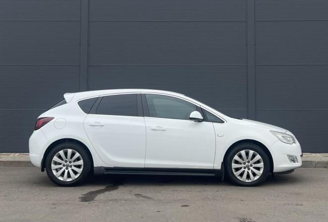 Opel Astra J с пробегом 2012 года, цена 740 000 рублей, 205200 км, хэтчбек, Автокод Объявления