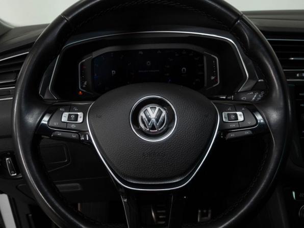Volkswagen Tiguan II Рестайлинг с пробегом 2020 года, цена 2 850 000 рублей, 135875 км, внедорожник, Автокод Объявления