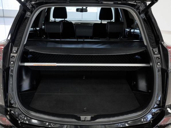 Toyota RAV4 IV (XA40) Рестайлинг с пробегом 2018 года, цена 2 536 000 рублей, 131767 км, внедорожник, Автокод Объявления