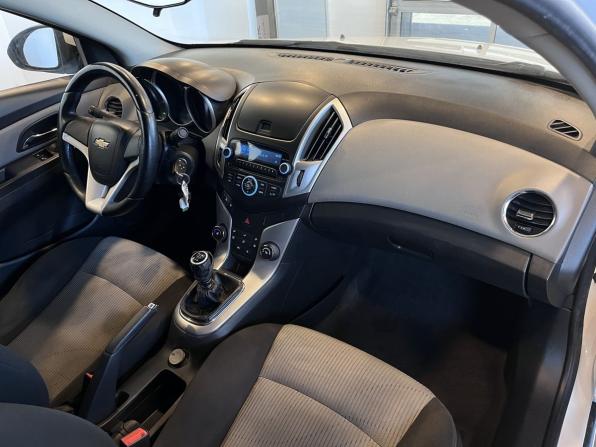 Chevrolet Cruze I Рестайлинг с пробегом 2014 года, цена 531 000 рублей, 249039 км, седан, Автокод Объявления