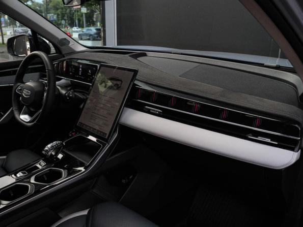 Geely Atlas II с пробегом 2024 года, цена 3 090 000 рублей, 14609 км, внедорожник, Автокод Объявления