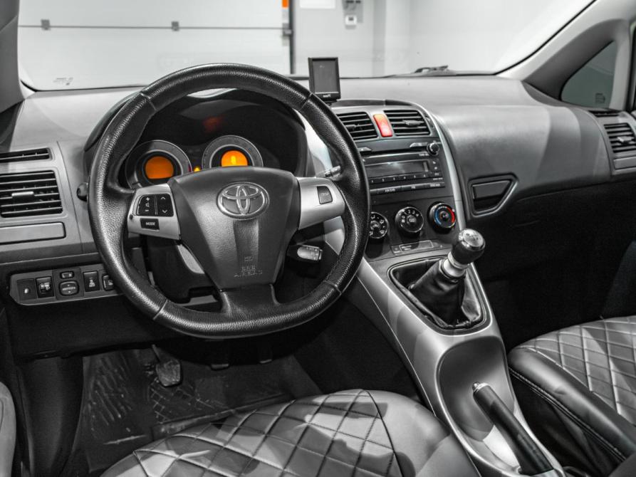 Toyota Auris I Рестайлинг Екатеринбург  - изображение 11