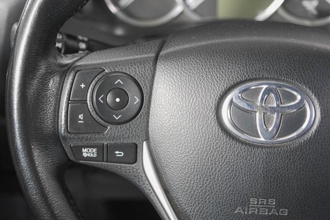 Toyota Corolla XI (E160 E170 E180) с пробегом 2013 года, цена 1 449 000 рублей, 143000 км, седан, Автокод Объявления